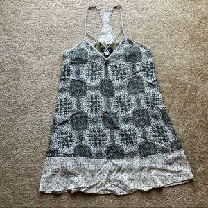Francesca’s green patterned strappy shift dress
